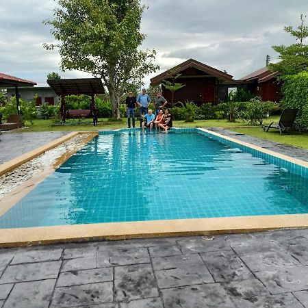 Relax Garden House Hotel Chiang Mai Buitenkant foto