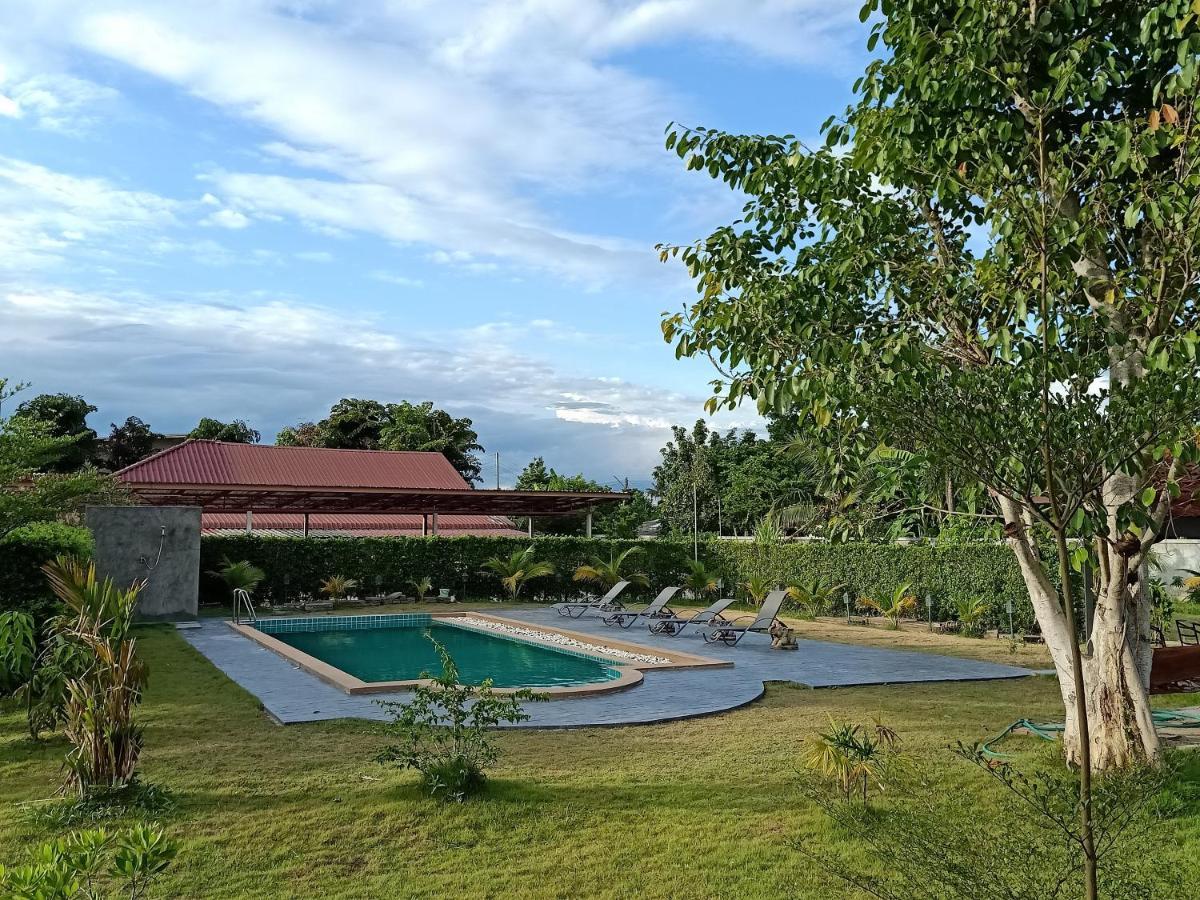 Relax Garden House Hotel Chiang Mai Buitenkant foto