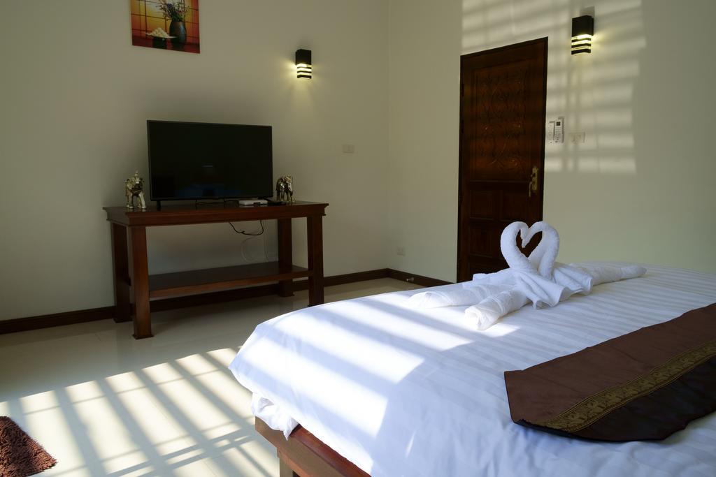 Relax Garden House Hotel Chiang Mai Buitenkant foto