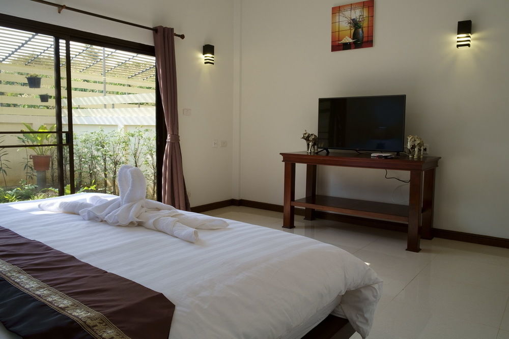 Relax Garden House Hotel Chiang Mai Buitenkant foto