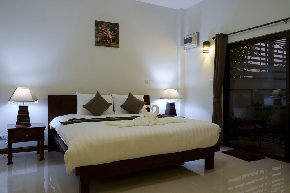 Relax Garden House Hotel Chiang Mai Buitenkant foto
