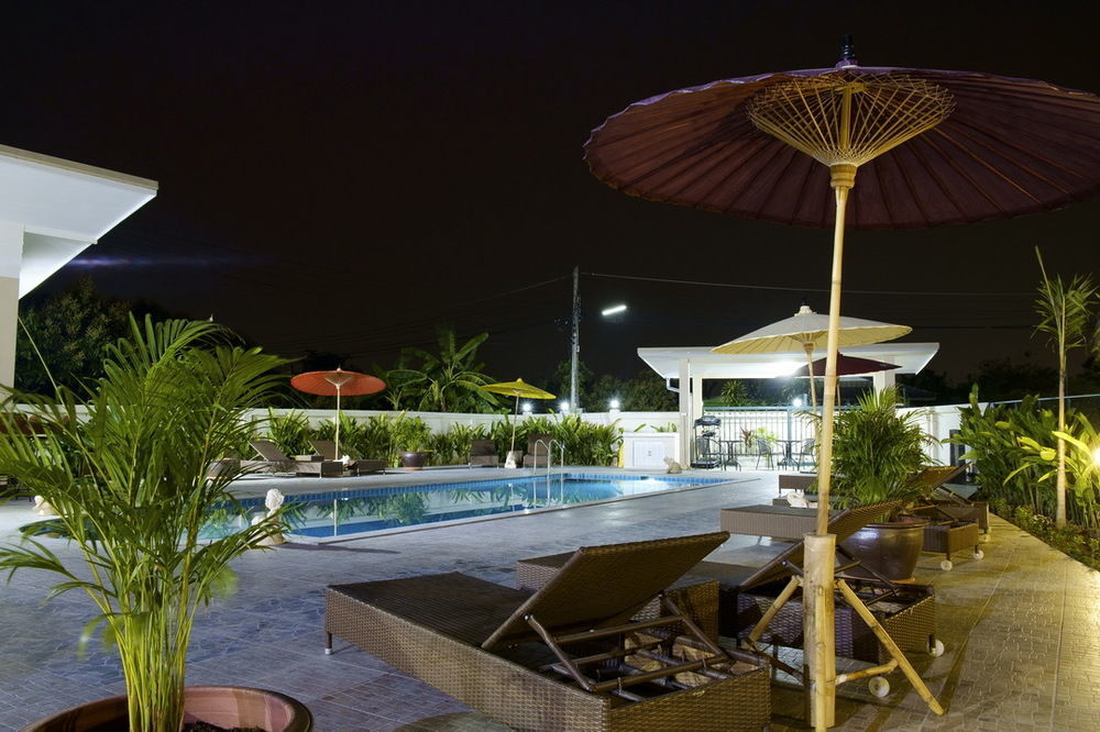 Relax Garden House Hotel Chiang Mai Buitenkant foto