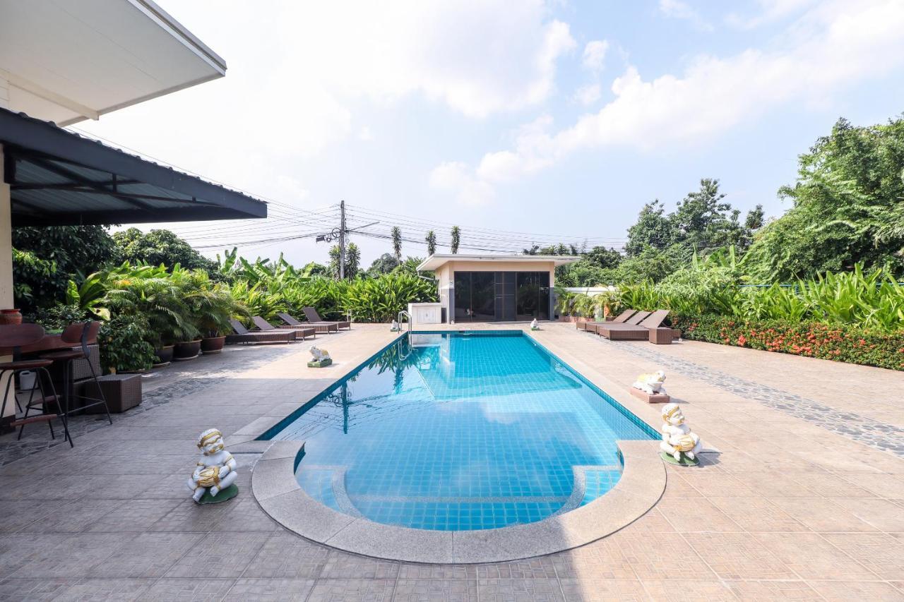 Relax Garden House Hotel Chiang Mai Buitenkant foto